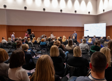 Digitalne tehnologije i umjetna inteligencija u obrazovanju Digitalne tehnologije i umjetna inteligencija u obrazovanju