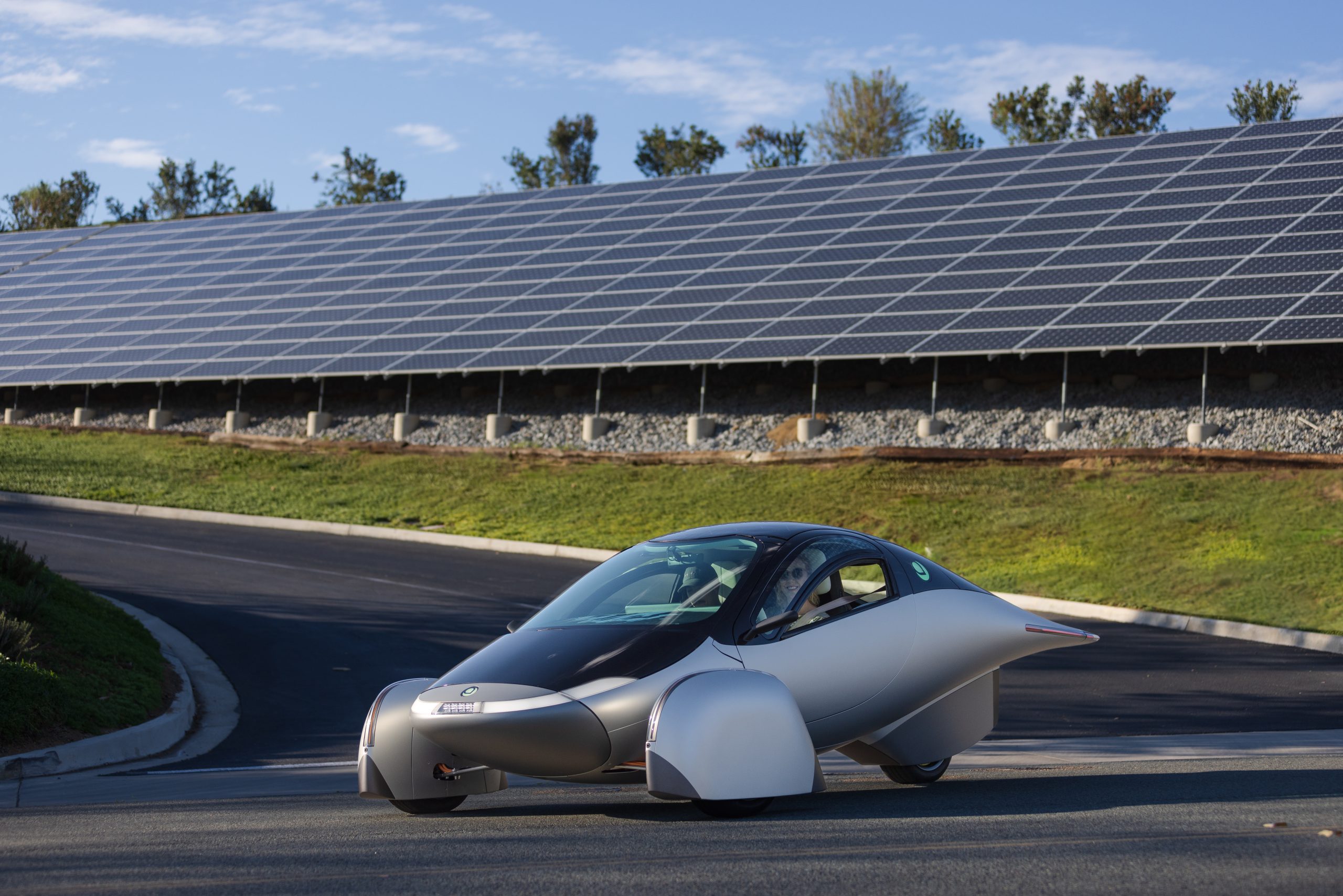 VIDEO: Solarni auto ne treba strujnu utičnicu