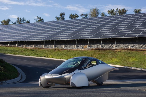 VIDEO: Solarni auto ne treba strujnu utičnicu