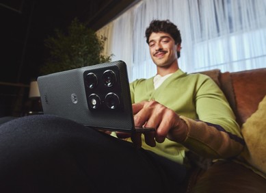 VIDEO: Preklopni razr fold telefon VIDEO: Preklopni razr fold telefon