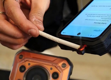 VIDEO: Telefon s kojim možete zapaliti vatru VIDEO: Telefon s kojim možete zapaliti vatru