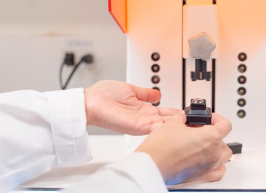 3D printanje kontaktnih leća za 20 minuta 3D printanje kontaktnih leća za 20 minuta